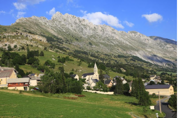 Village de St Etienne en Dévoluy, Hautes-Alpes OT Dévoluy, Gilles Piel, Estelle Perdu